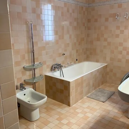 Bellview Apartment *